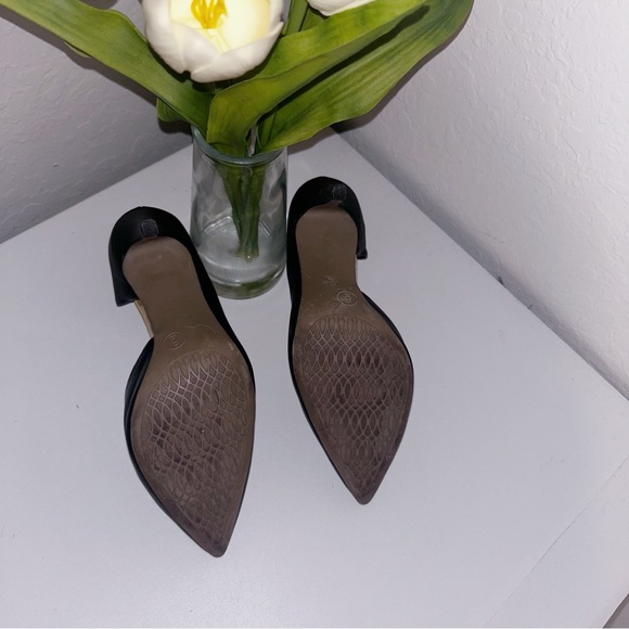 Classic Black Pointed-Toe Pumps - Picture 3 of 3